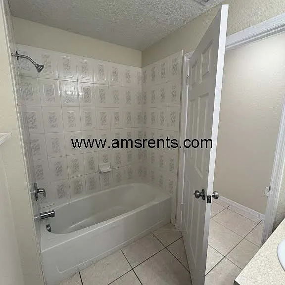 539 Albatross Dr #B — Photo 12