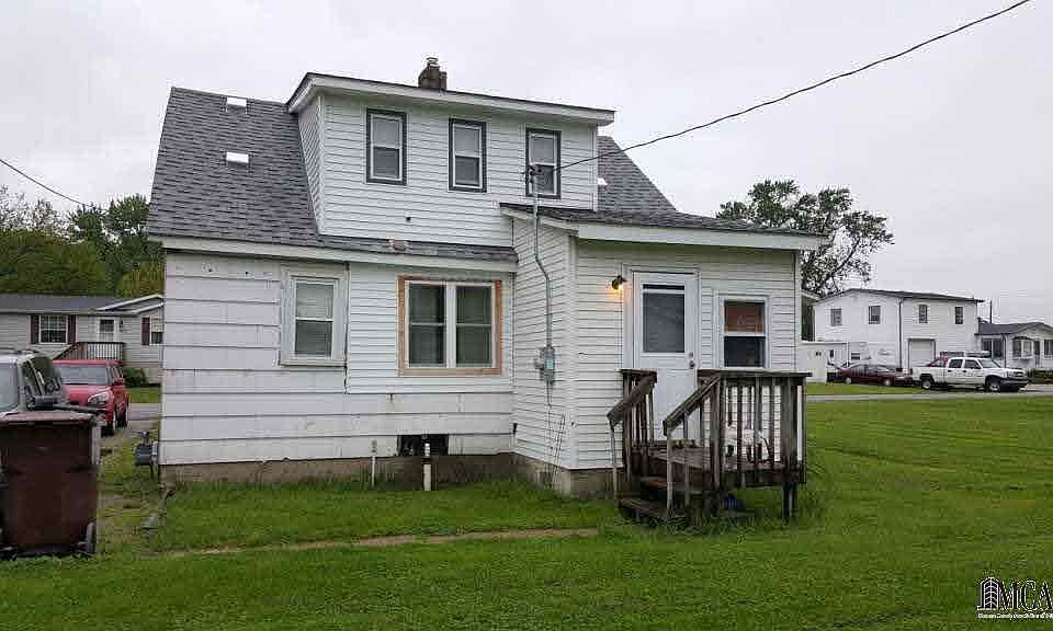 2nd image of 3284 11th St