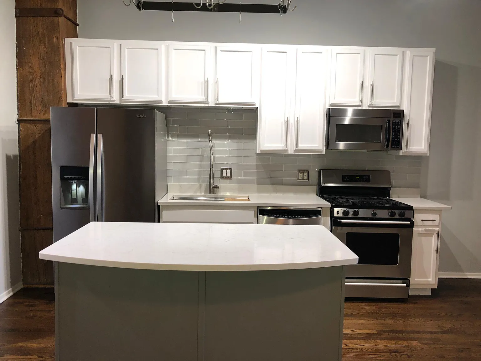 1 bed, 867 sqft, $2,389 — Photo 3