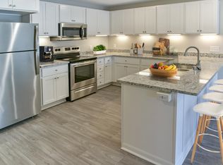 2003 121st St E #2008-112, Burnsville, MN 55337
