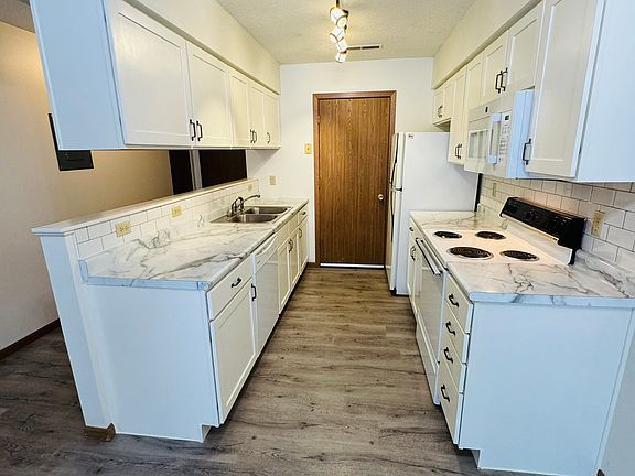 3rd image of 125 E Zeller St APT 4