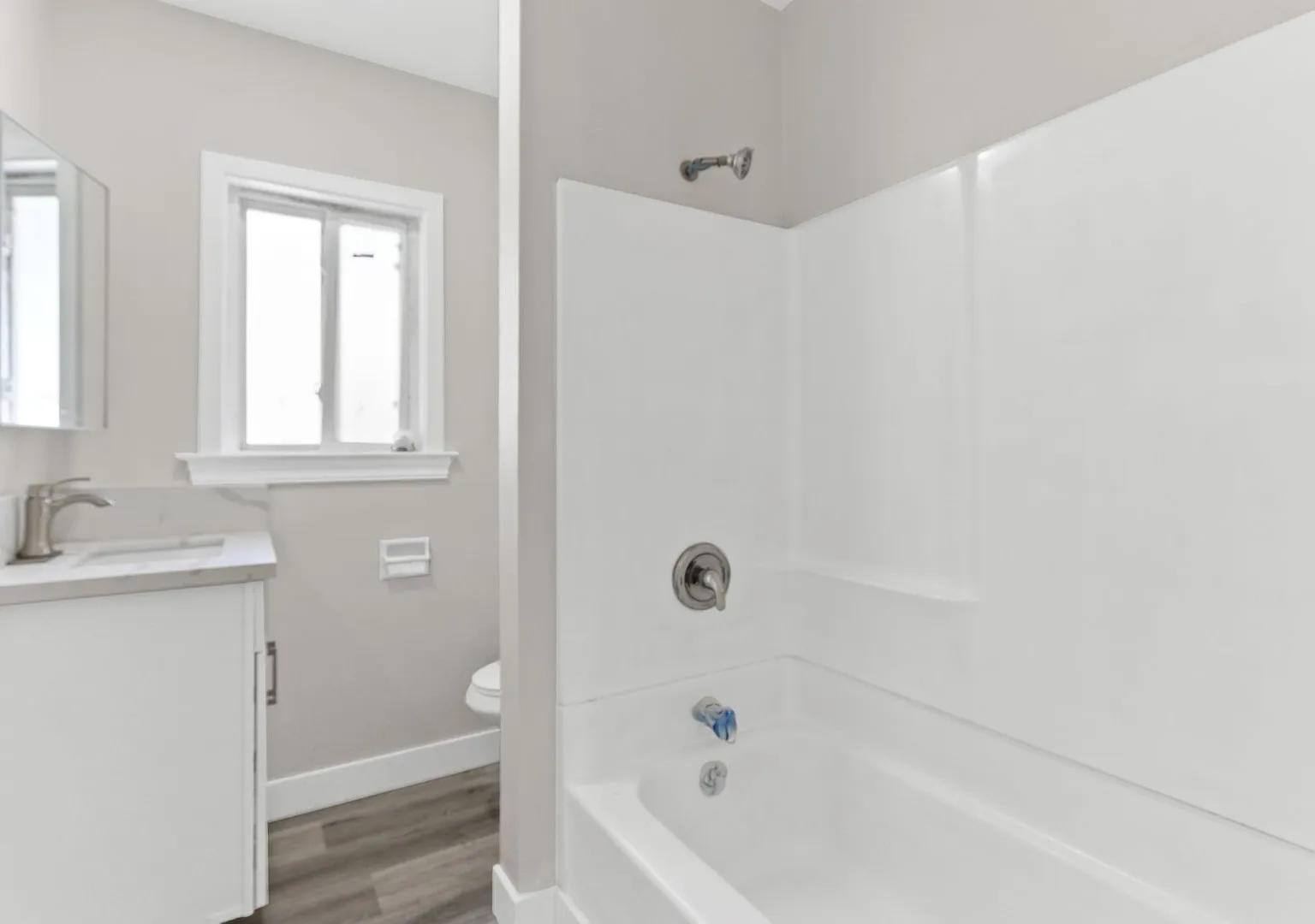 2348 Revere Ave — Photo 3