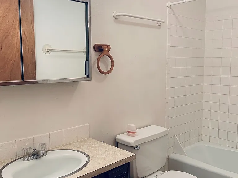 1601 Edora Ct #14 — Photo 8