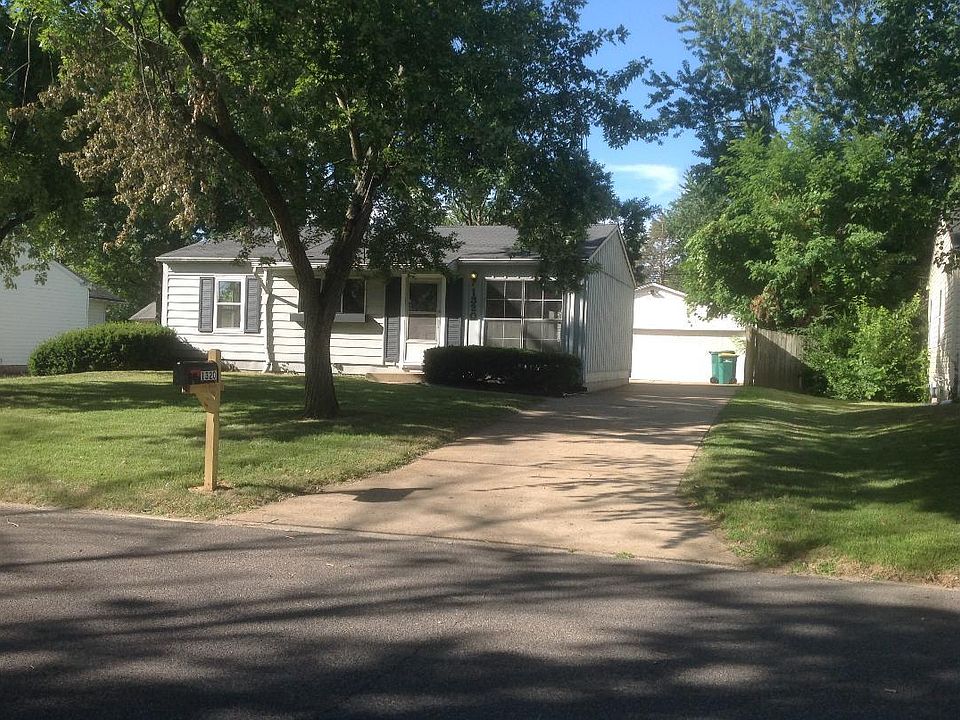 This 3 bedroom, 1 bath, over-sized 2 car garage home has bee