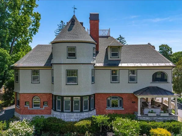 720 N Broadway, Saratoga Springs, NY 12866