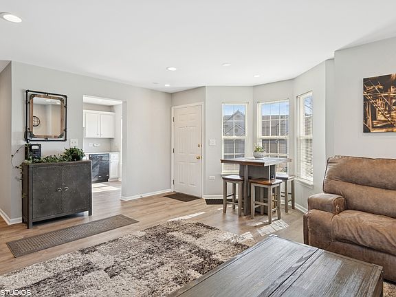 3rd image of 1750 Autumn Ave Unit A