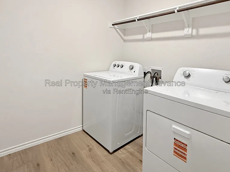 1629 Topaz Trl — Photo 16