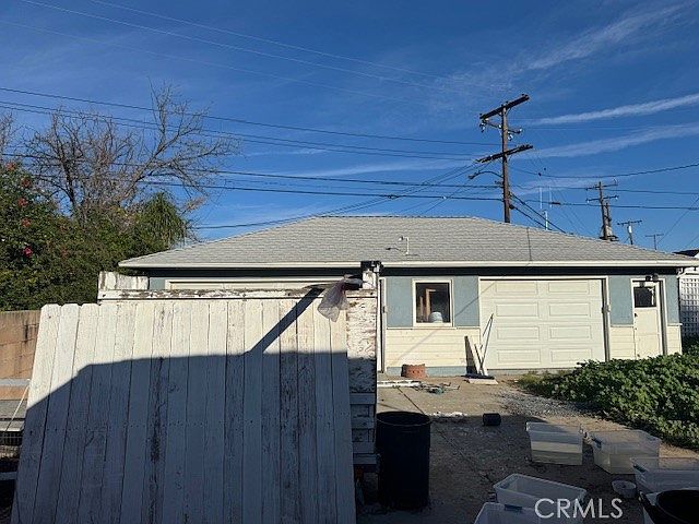 2nd image of 677 Magnolia Ave