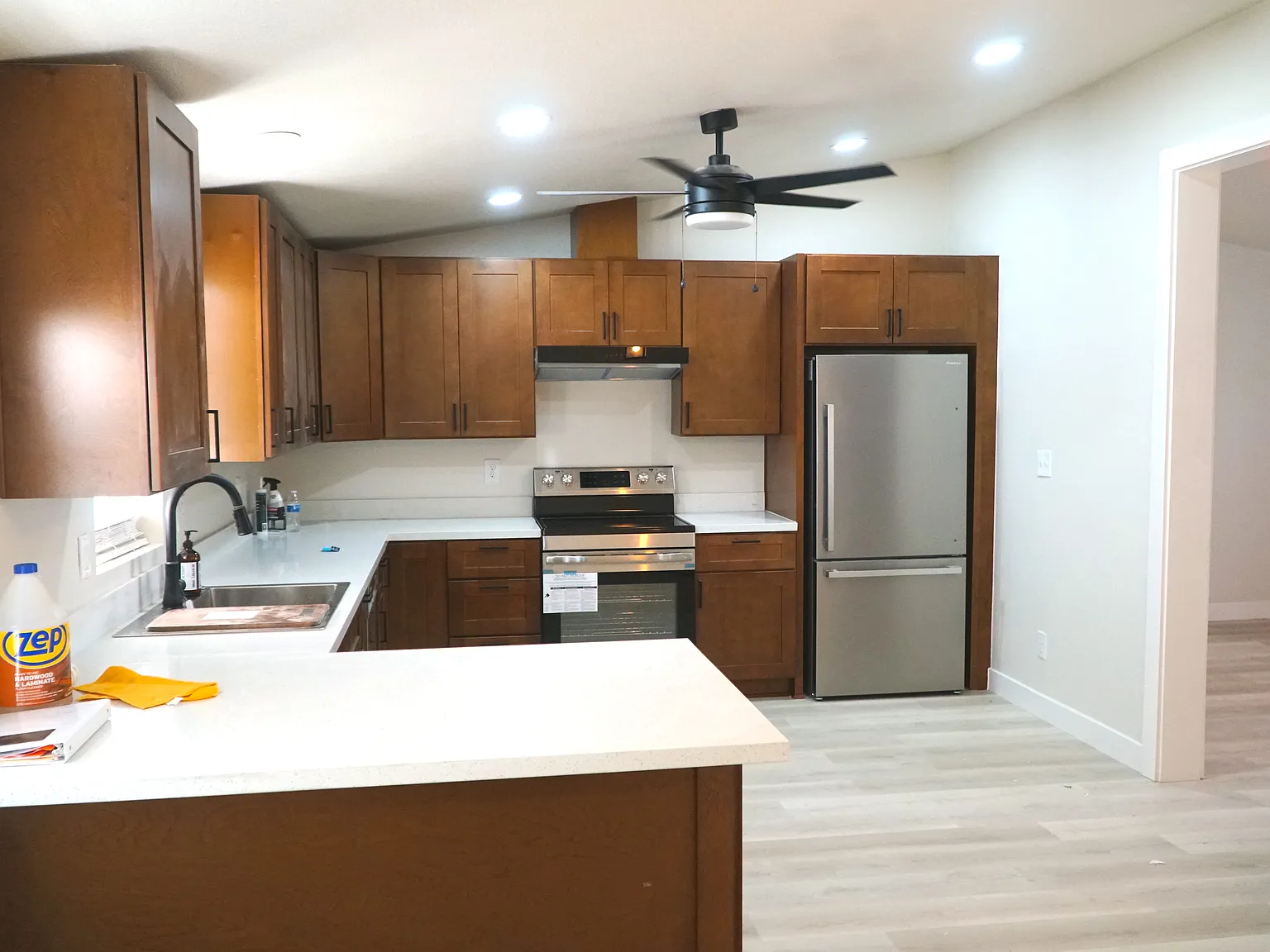 3 bed, 1800 sqft, $2,200 — Photo 3