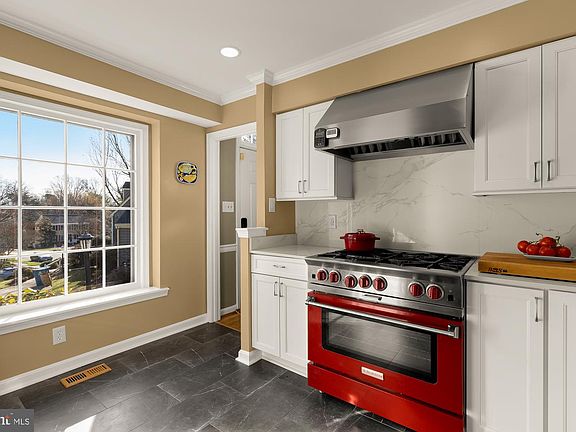 4th image of 11688 Stockbridge Ln