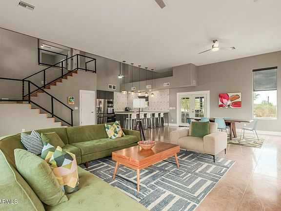 3rd image of 11 E Venado Drive