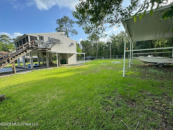 3rd image of 10073 River Dr