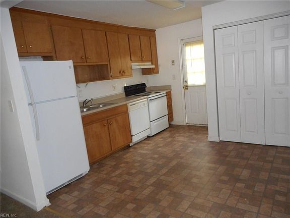 5th image of 122 Christian St APT 4