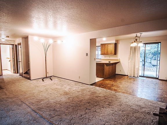5th image of 4263 NE 169th Ct