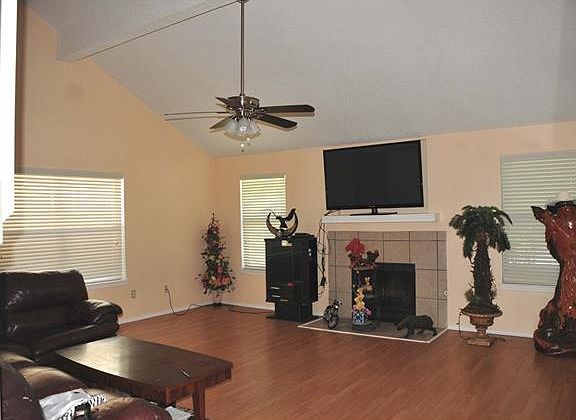 5th image of 1308 Weatherford Dr