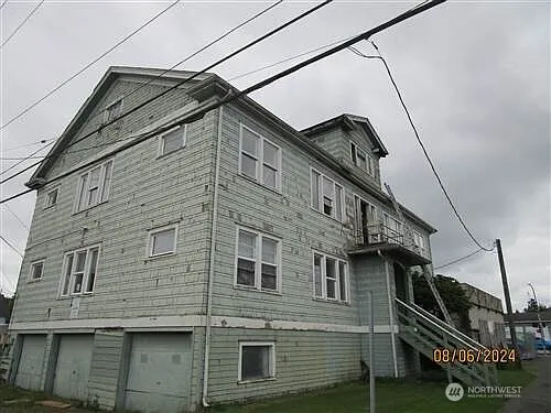 109 S Park Street photo 1
