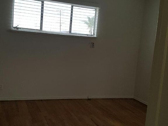 4th image of 1412 Centinela Ave APT 4