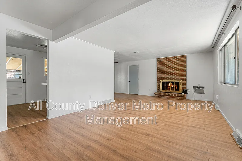 3 bed, 2.0 bath, 1448 sqft, $2,635 — Photo 4