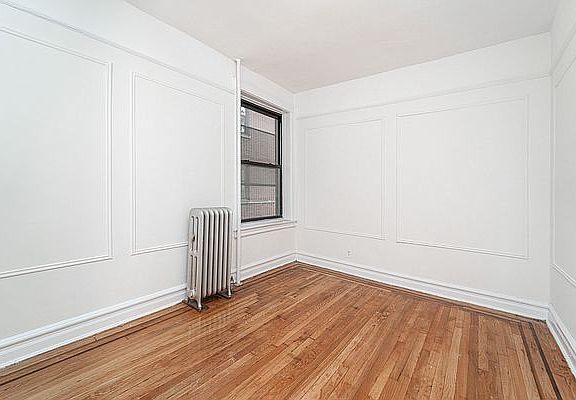 5th image of 3150 33rd St APT 6D