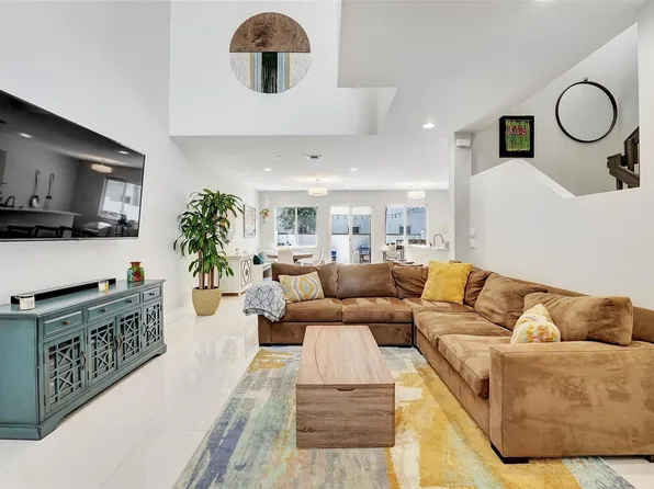 150 SE 7th Way #150, Pompano Beach, FL 33060