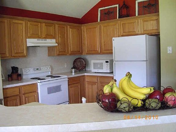 5th image of 910 Parkhill Dr