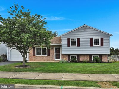 221 Linda Ter, Ephrata, PA, 17522