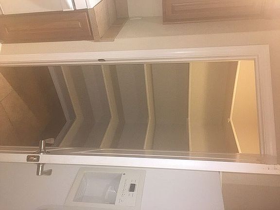 Kitchen pantry
