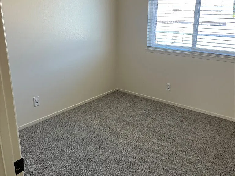 1063 Canyon Spring Ln — Photo 20