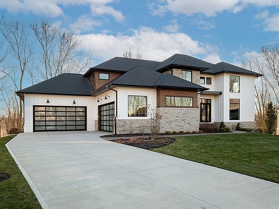 2nd image of 1575 Forest Hills Dr