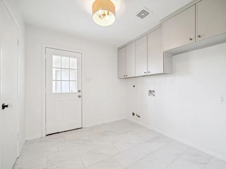 7715 Twin Hills Dr — Photo 30