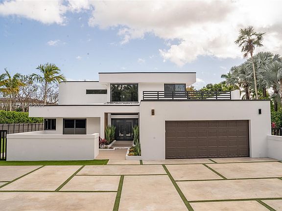 3rd image of 10475 SW 72nd Ave