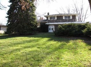 113 W Niagara Ave, Schaumburg, IL 60193