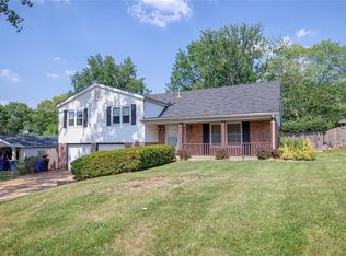 1768 Schuetz Rd, Saint Louis, MO 63146