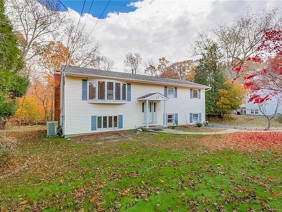 2nd image of 27 Fawn Hill Dr