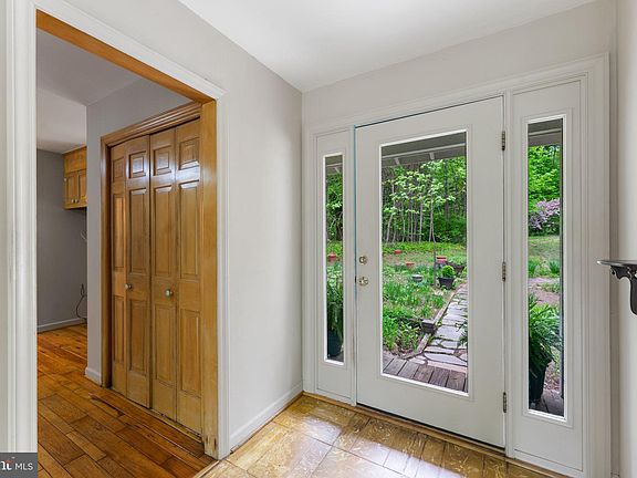 3rd image of 160 Bronson Ln