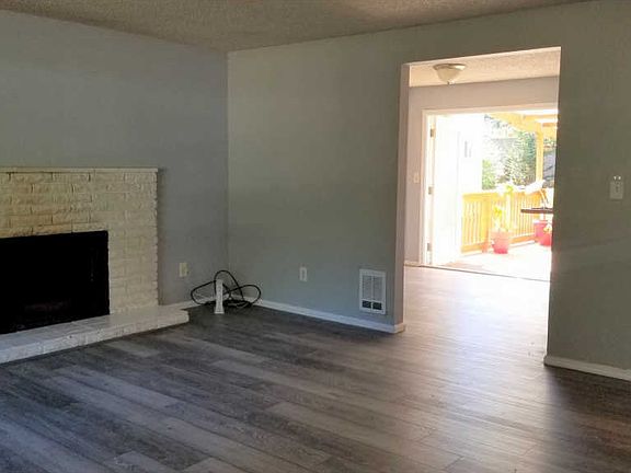 3rd image of 3206 NE 136th Ave