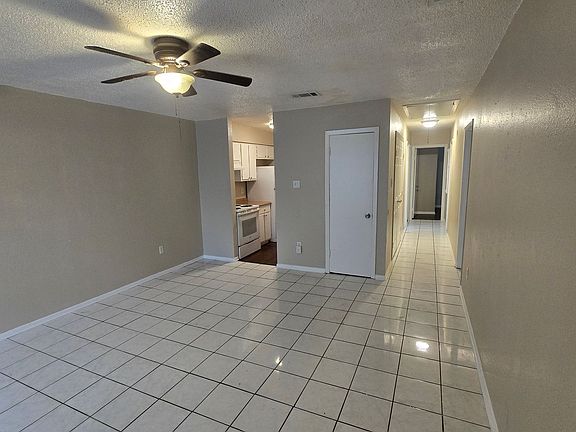 2nd image of 3019 Aspin Dr
