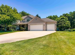 5108 Chanick St, Norton Shores, MI 49441