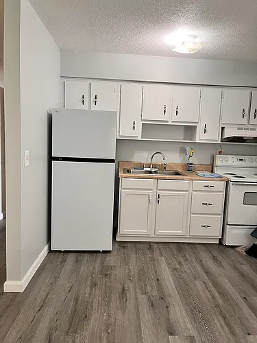 384 Avenue N SW #3 Photo 1