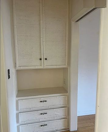5th image of 640 Elm Ave