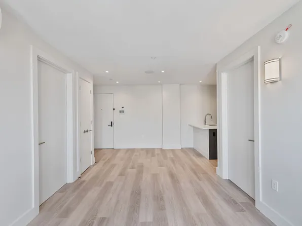 2605 Snyder Avenue image 11 of 26