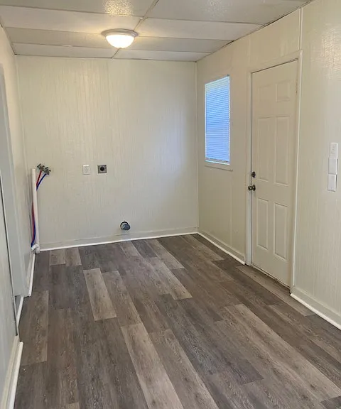 627 Fairholm Ave — Photo 16
