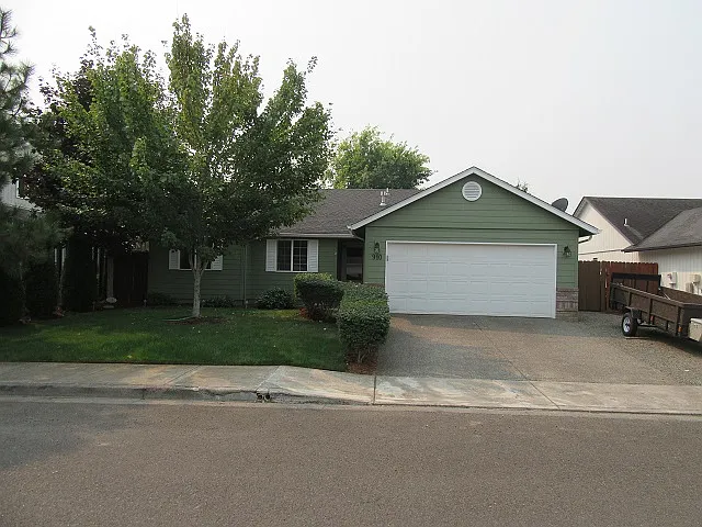 910 Meadowlark Pl photo 1