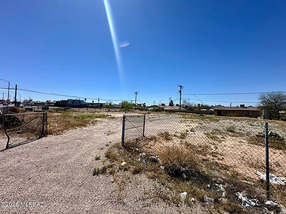 4th image of 4568 S 12th Ave #1