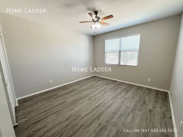 10453 E Cliffrose Ln — Photo 17