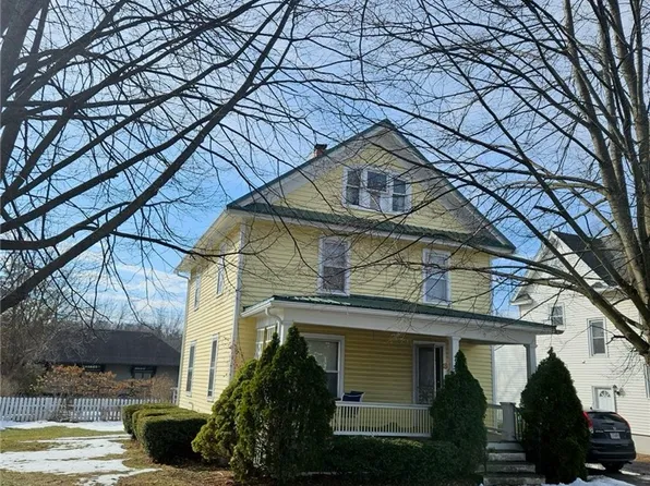 9 Stephens St, Clifton Springs, NY 14432