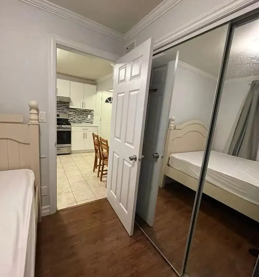 2 bed, 600 sqft, $2,200 — Photo 4