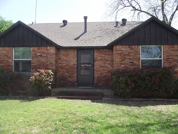 2nd image of 111 College St