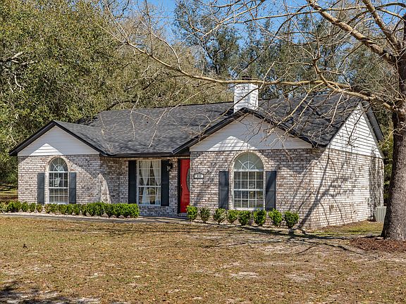 3rd image of 333 SW Sweetbriar Dr