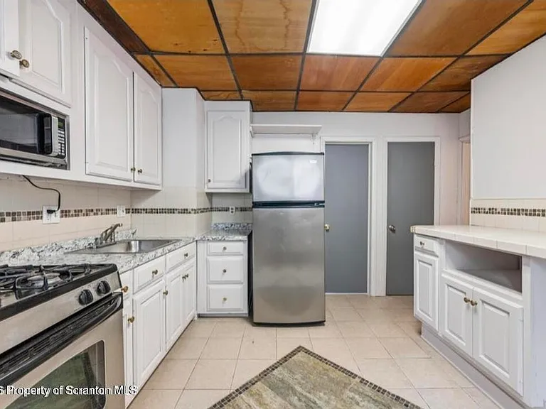 1413 Bulwer St #1 — Photo 8